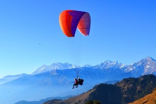 Popular Paragliding session (15 to 20 mins)